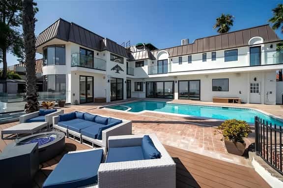 Wander Hollywood Chateau - Image 1
