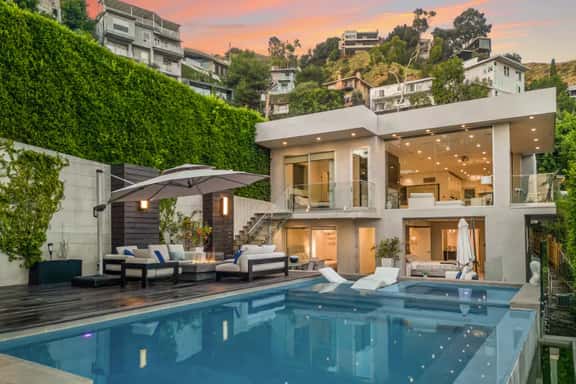 Wander Hollywood Mirage - Image 1