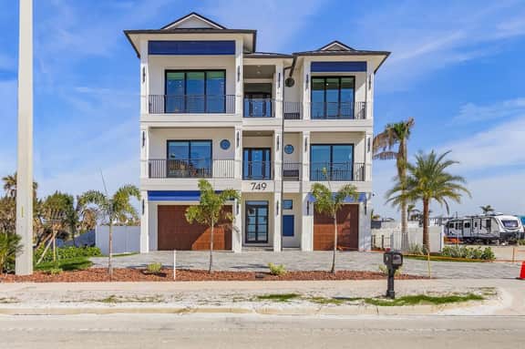 Wander Fort Myers Oasis