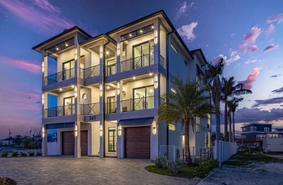 Wander Fort Myers Oasis