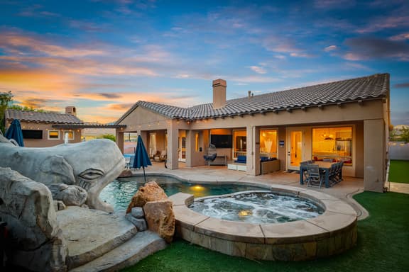 Wander Indio Palms